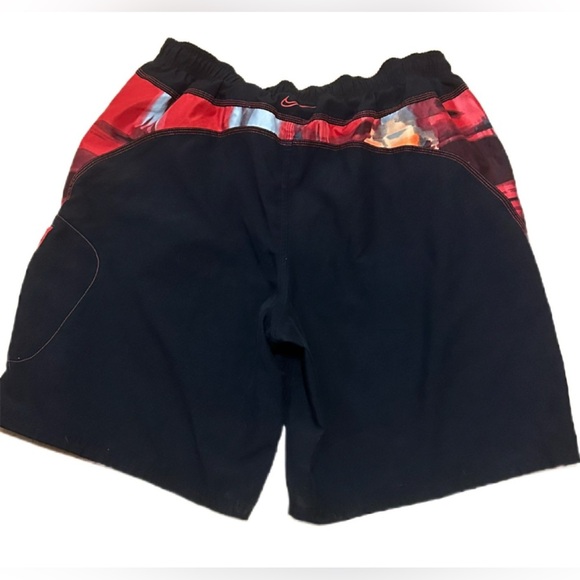 Nike Men’s Board Shorts XXL Black Red Swim Trunks Recycled Polyester - Picture 2 of 5